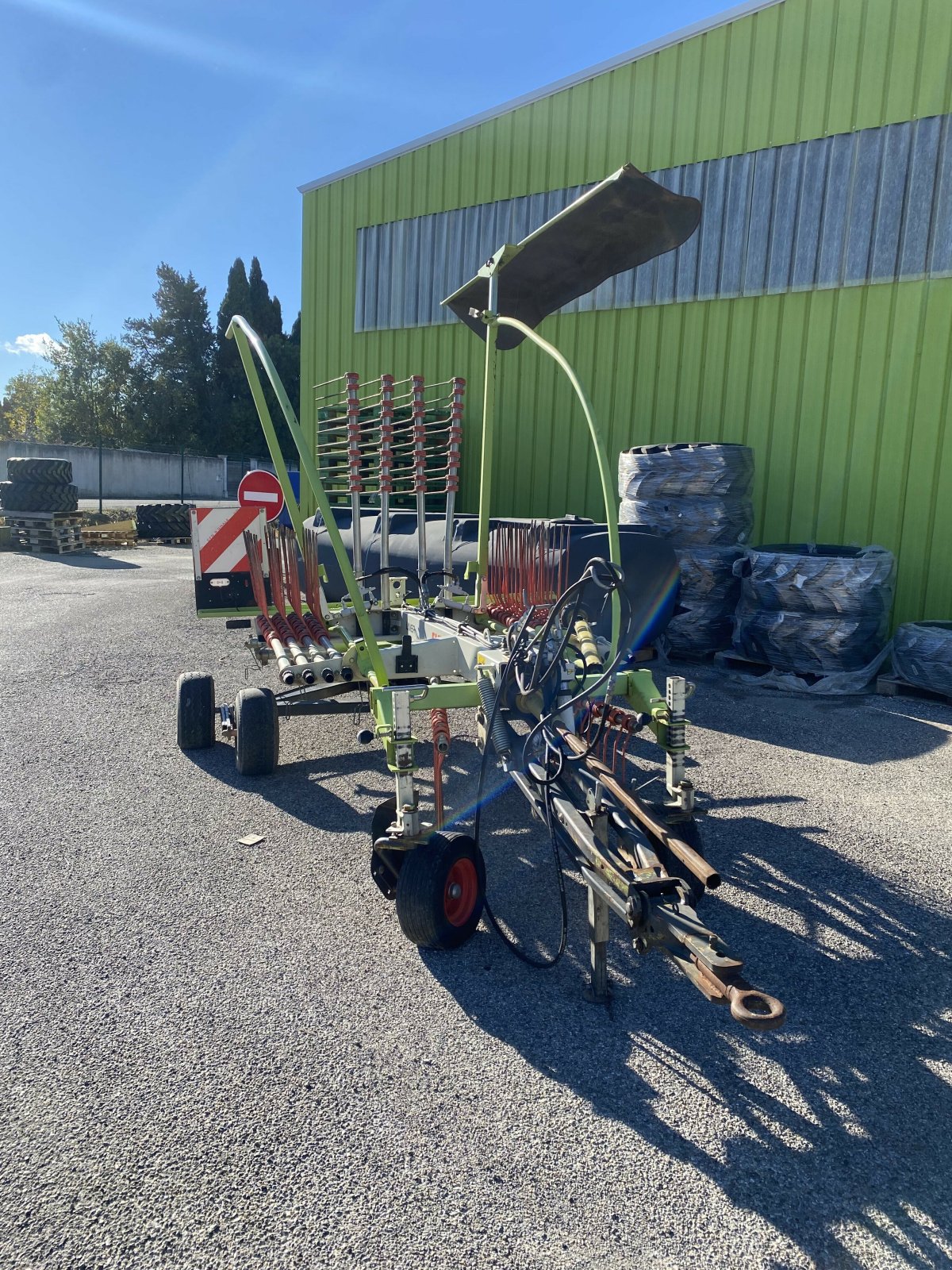 Schwader del tipo CLAAS LINER 550 T, Gebrauchtmaschine en SAINT ANDIOL (Imagen 3)