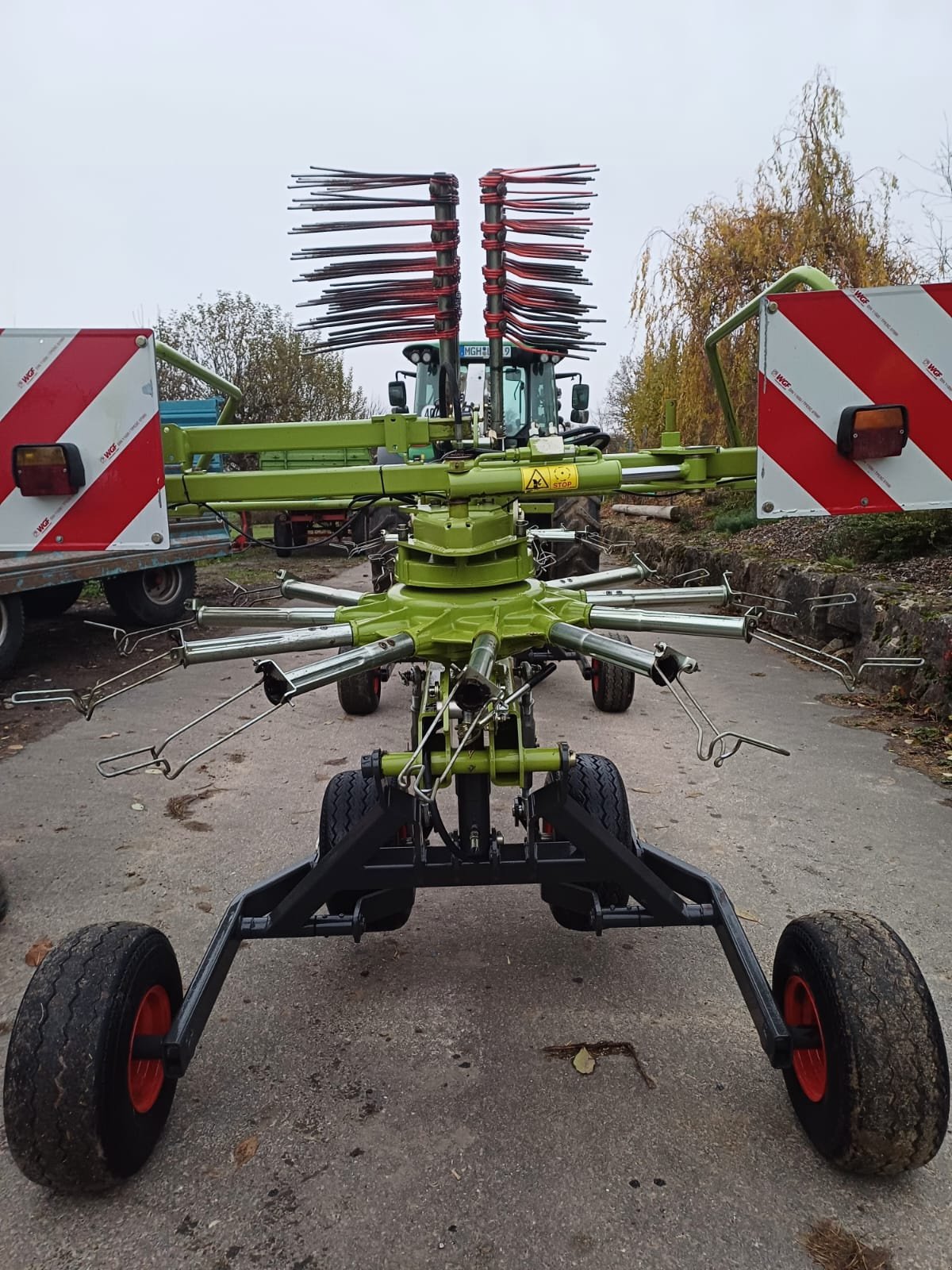 Schwader от тип CLAAS Liner 650 Twin, Gebrauchtmaschine в Weikersheim (Снимка 3)