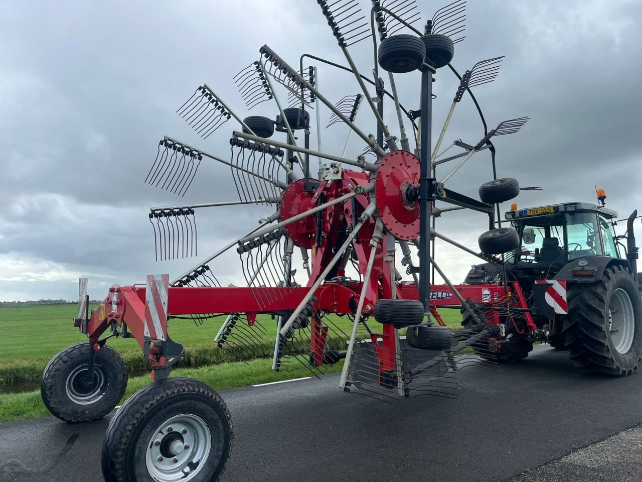 Schwader tipa Fella TS 10055, Gebrauchtmaschine u Zoeterwoude (Slika 1)