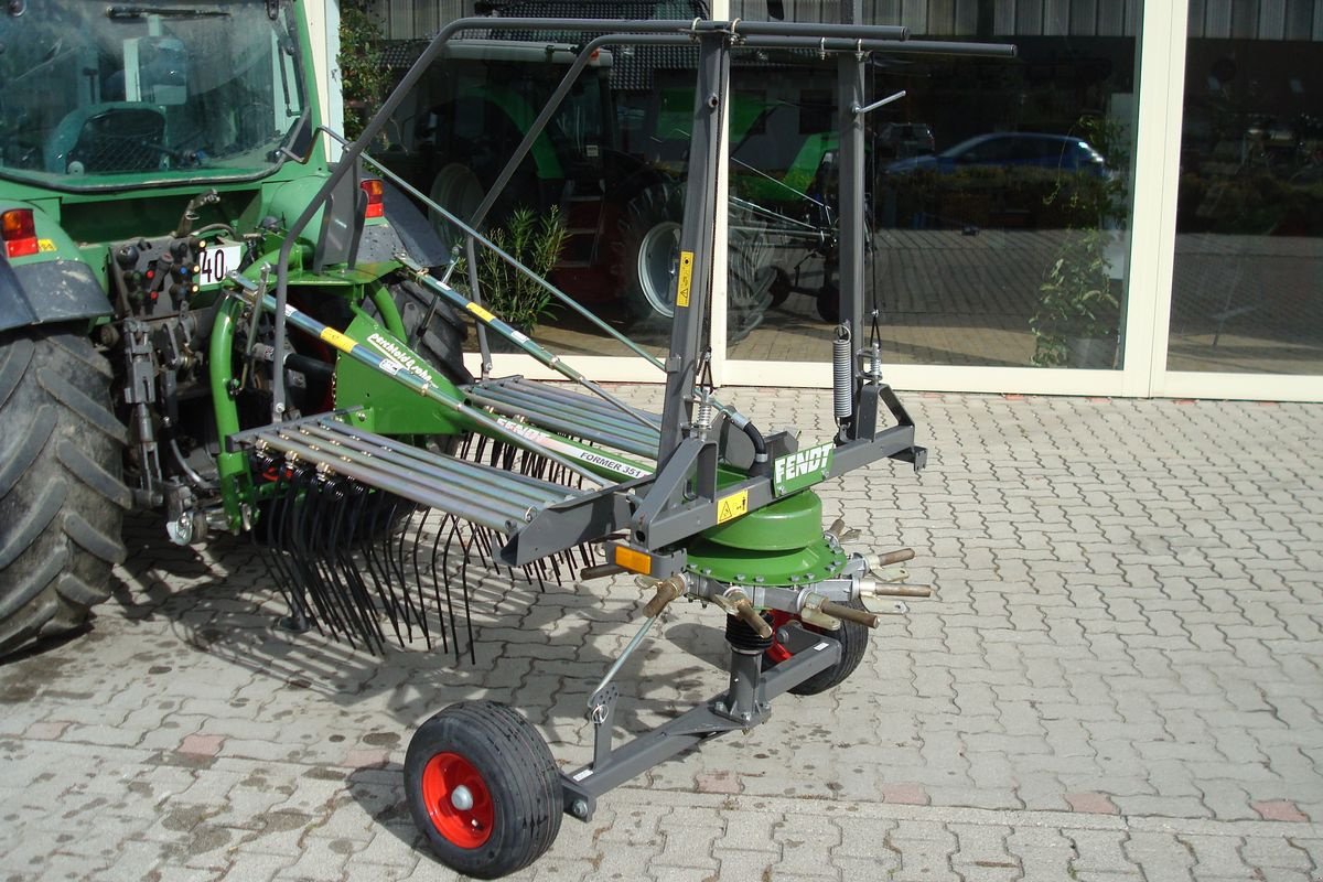 Schwader des Typs Fendt Former 351 DN, Neumaschine in Judenburg (Bild 12)