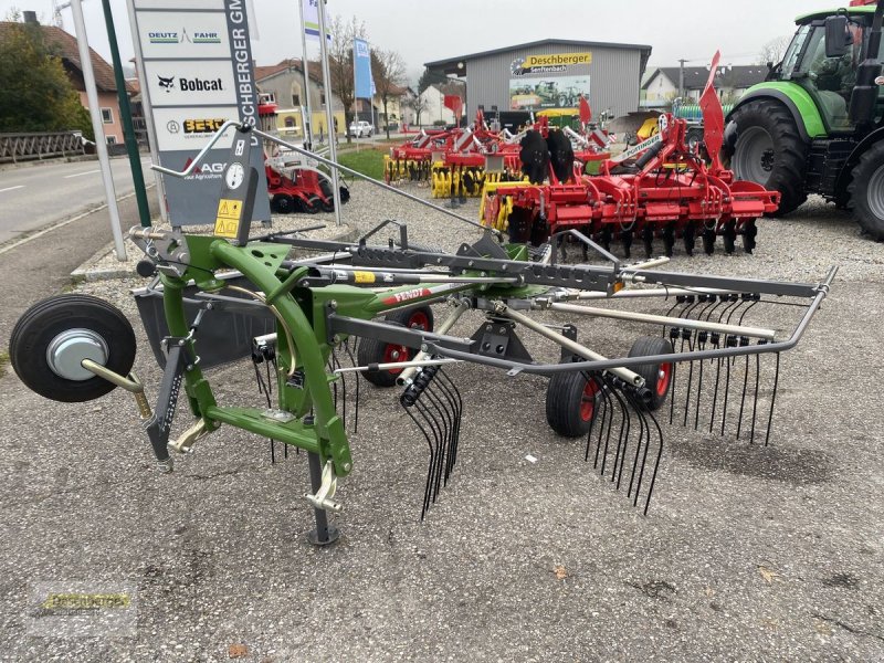 Schwader Türe ait Fendt Former 400 DN, Neumaschine içinde Senftenbach (resim 1)