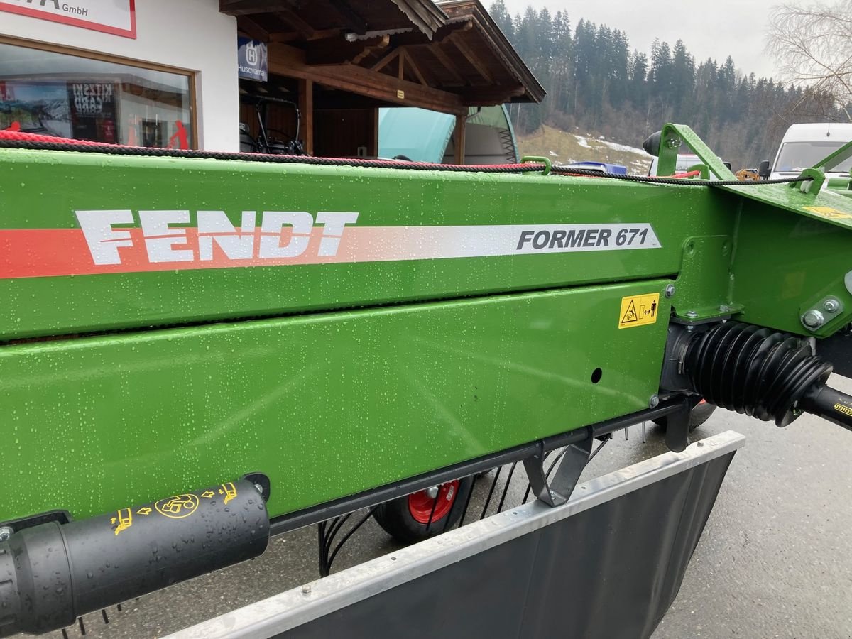 Schwader del tipo Fendt Former 671, Neumaschine en Reith bei Kitzbühel (Imagen 4)