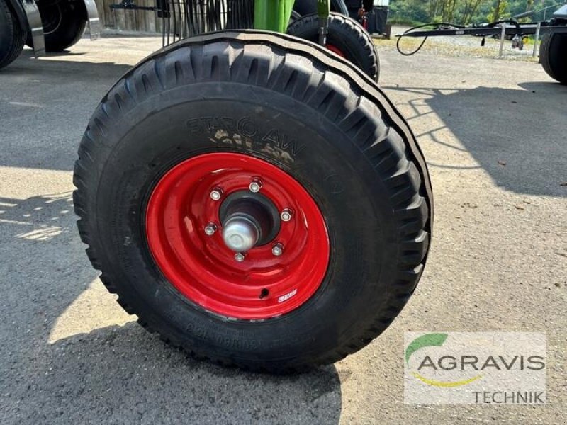 Schwader del tipo Fendt FORMER 880, Neumaschine en Meschede-Remblinghausen (Imagen 7)