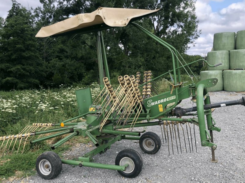 Schwader del tipo Krone ANDAINEUR, Gebrauchtmaschine en ST CLEMENT DE LA PLACE (Imagen 1)