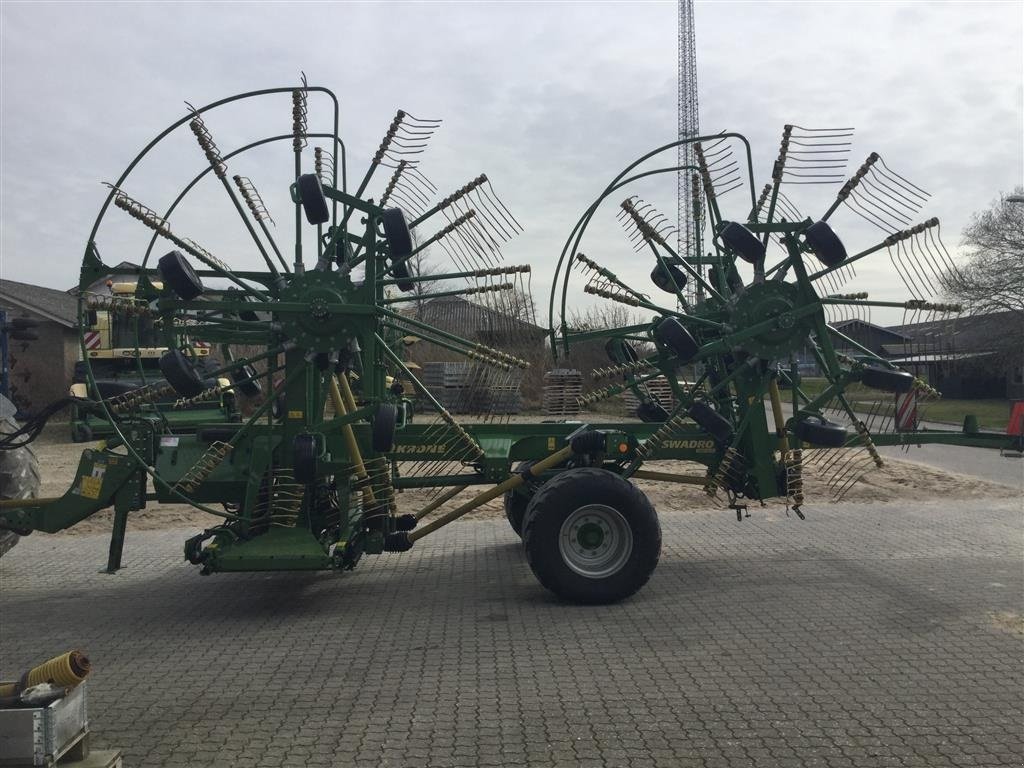 Schwader del tipo Krone Swadro 1400 plus dynamisk rotoraflastning, Gebrauchtmaschine en Kongerslev (Imagen 1)