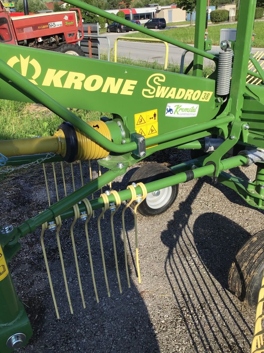 Schwader del tipo Krone Swadro 38, Neumaschine In Micheldorf / OÖ (Immagine 3)