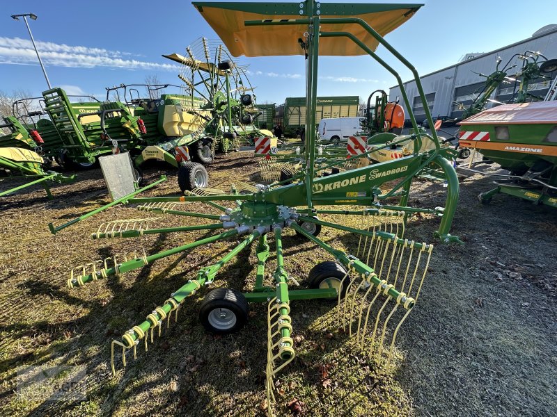 Schwader des Typs Krone SWADRO 42, Neumaschine in Vöhringen (Bild 1)