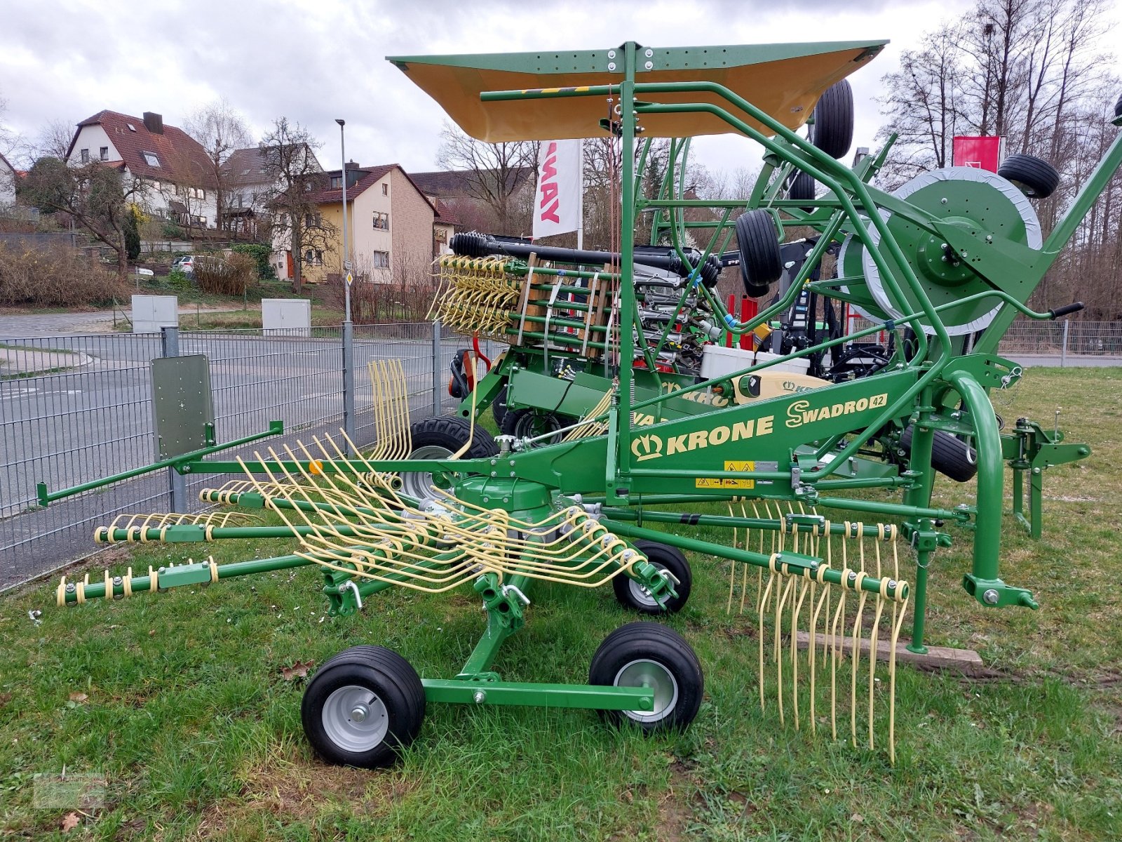 Schwader typu Krone Swadro 42, Neumaschine v Eckental (Obrázek 1)