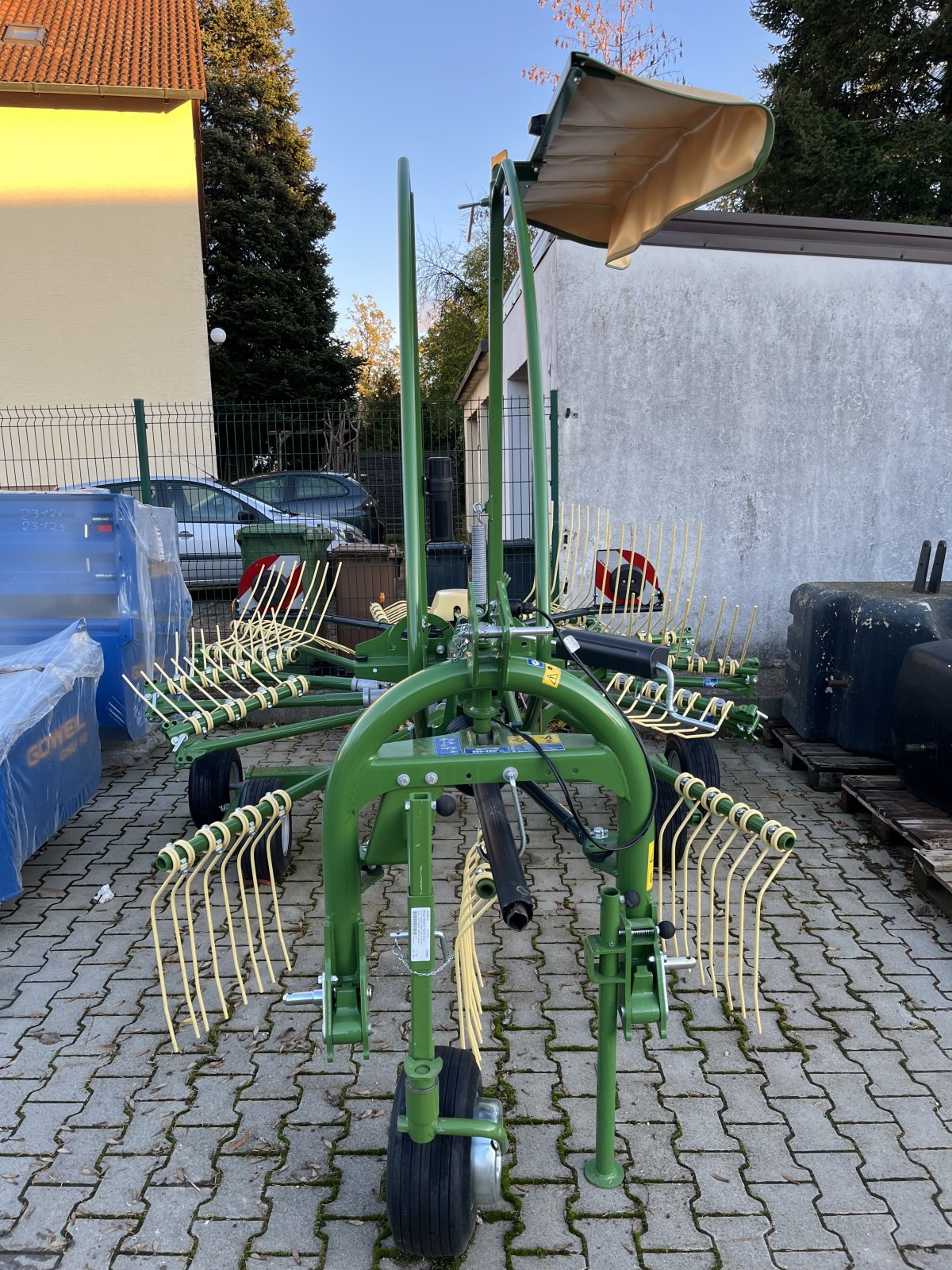 Schwader del tipo Krone Swadro 46, Neumaschine en Schesslitz (Imagen 3)