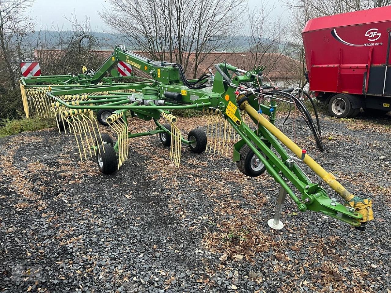 Schwader of the type Krone Swadro 710/26T, Neumaschine in Neuhof - Dorfborn (Picture 1)