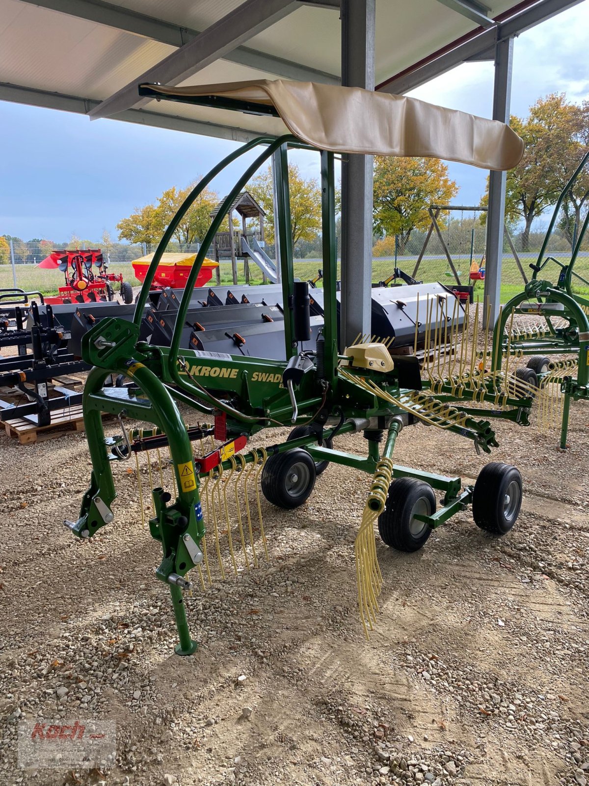 Schwader van het type Krone Swadro S 380, Neumaschine in Neumarkt / Pölling (Foto 1)