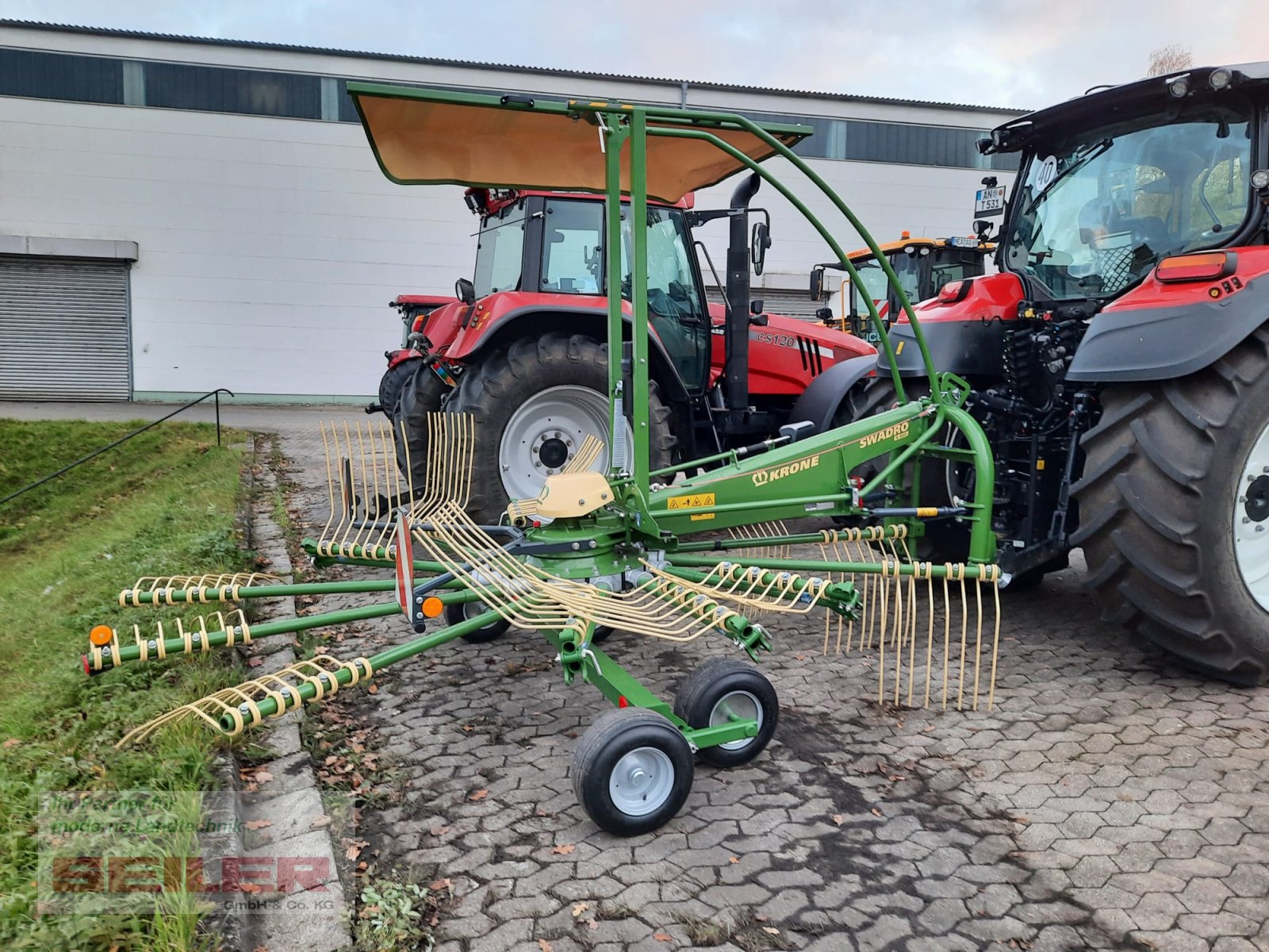 Schwader van het type Krone Swadro S460, Neumaschine in Parsberg (Foto 1)