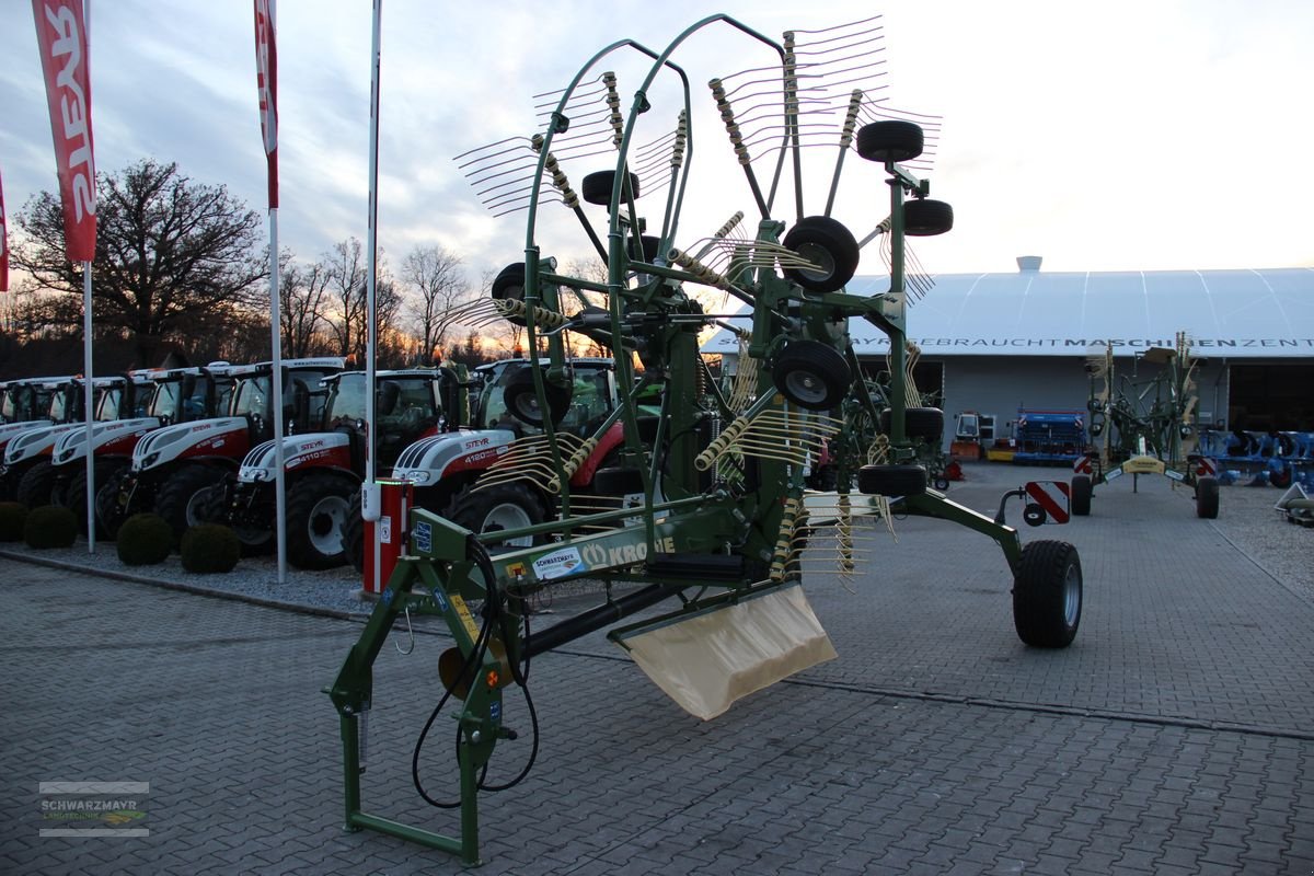 Schwader des Typs Krone Swadro TC 680 Klappzinken, Neumaschine in Gampern (Bild 2)