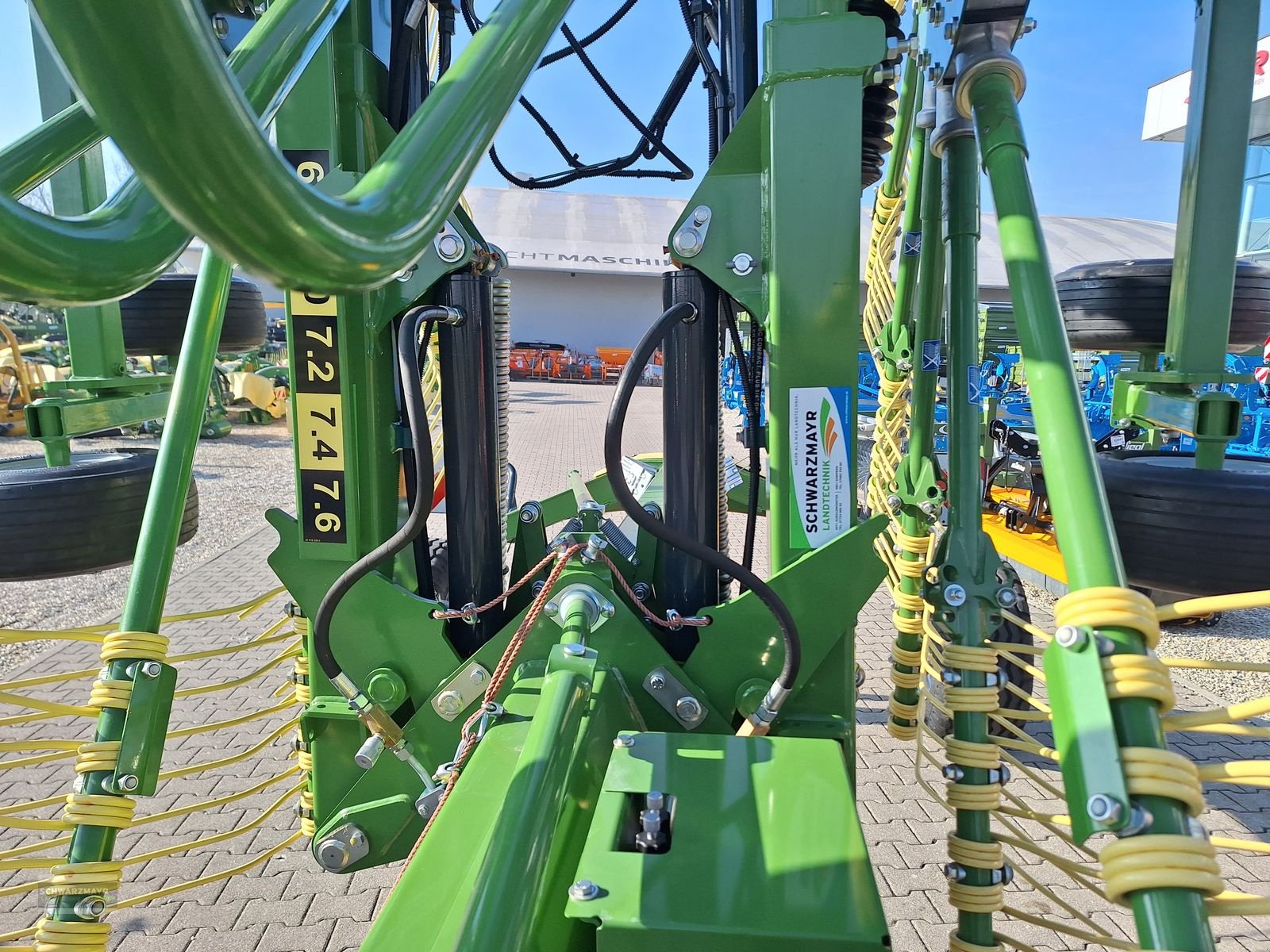 Schwader des Typs Krone Swadro TC 760 Plus, Neumaschine in Aurolzmünster (Bild 12)