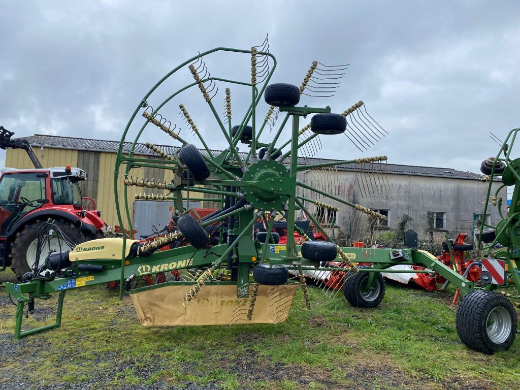 Schwader des Typs Krone SWADRO TC 880 +, Gebrauchtmaschine in MAURIAC (Bild 5)