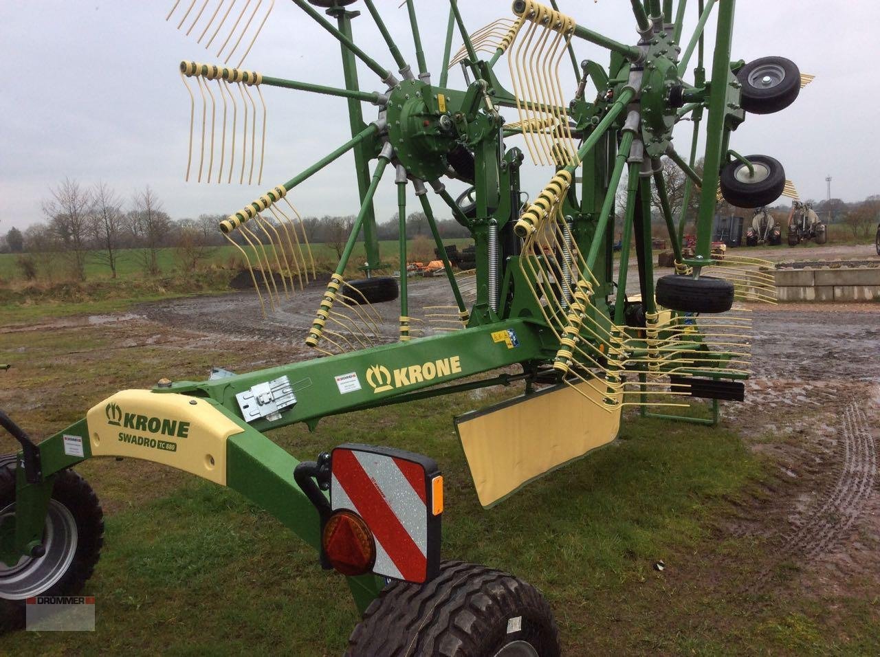 Schwader van het type Krone Swadro TC 880, Neumaschine in Schmalfeld (Foto 1)