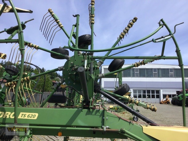 Schwader des Typs Krone Swadro TS 620, Gebrauchtmaschine in Büchlberg (Bild 4)