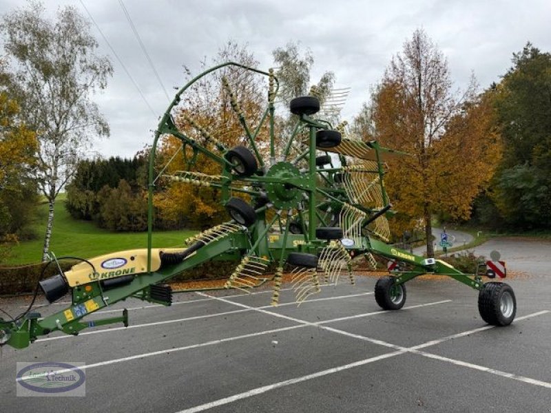 Schwader of the type Krone Swadro TS 680, Neumaschine in Münzkirchen (Picture 1)