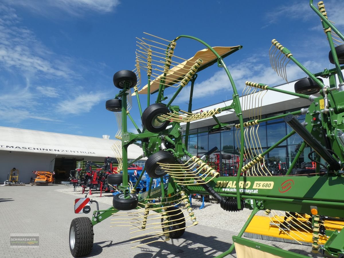 Schwader van het type Krone Swadro TS 680, Neumaschine in Gampern (Foto 15)