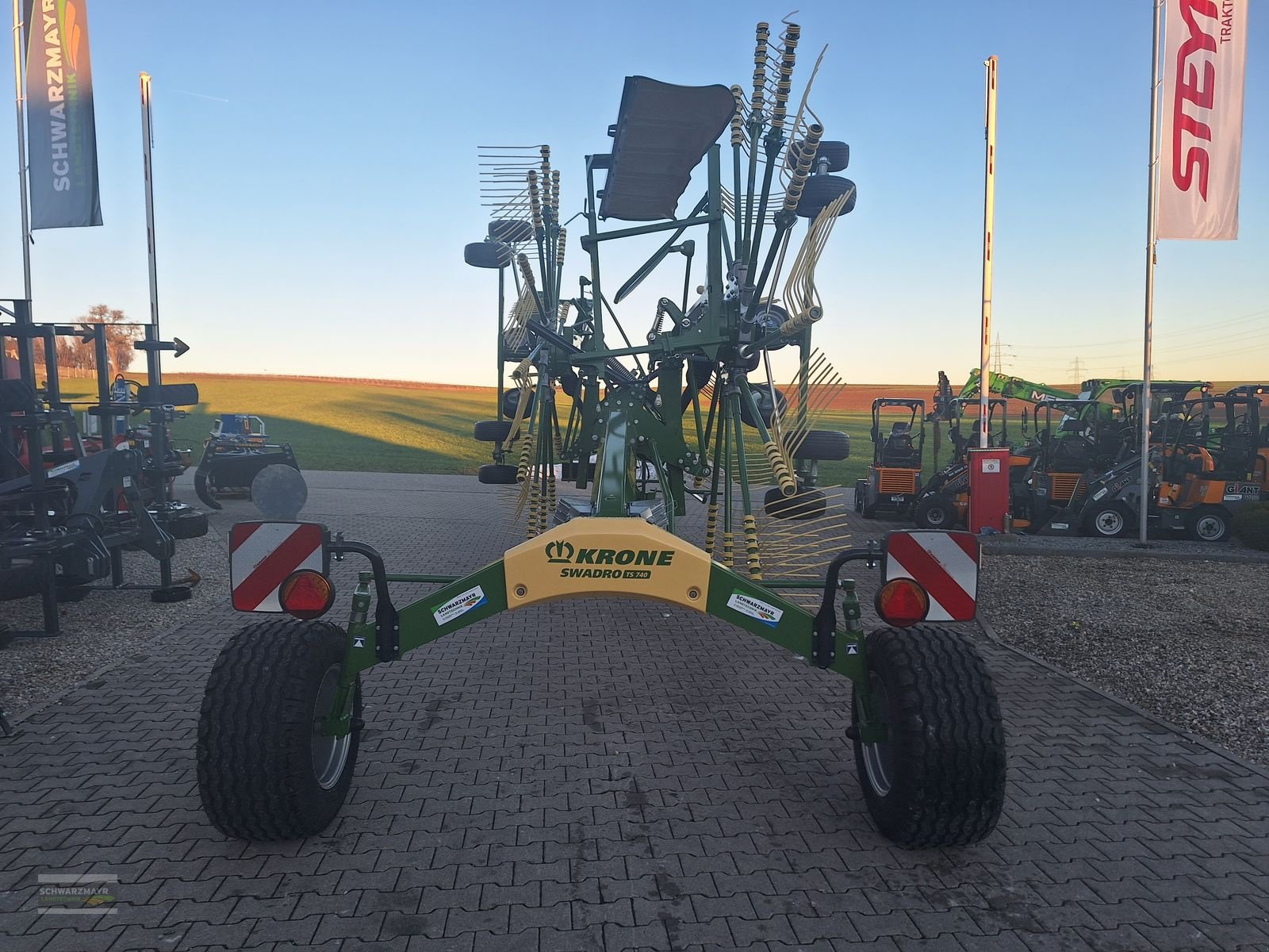 Schwader del tipo Krone Swadro TS 740, Neumaschine en Aurolzmünster (Imagen 5)