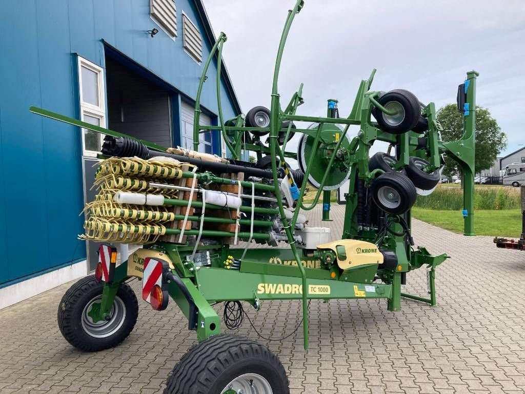 Schwader of the type Krone TC 1000, Neumaschine in Gorredijk (Picture 5)