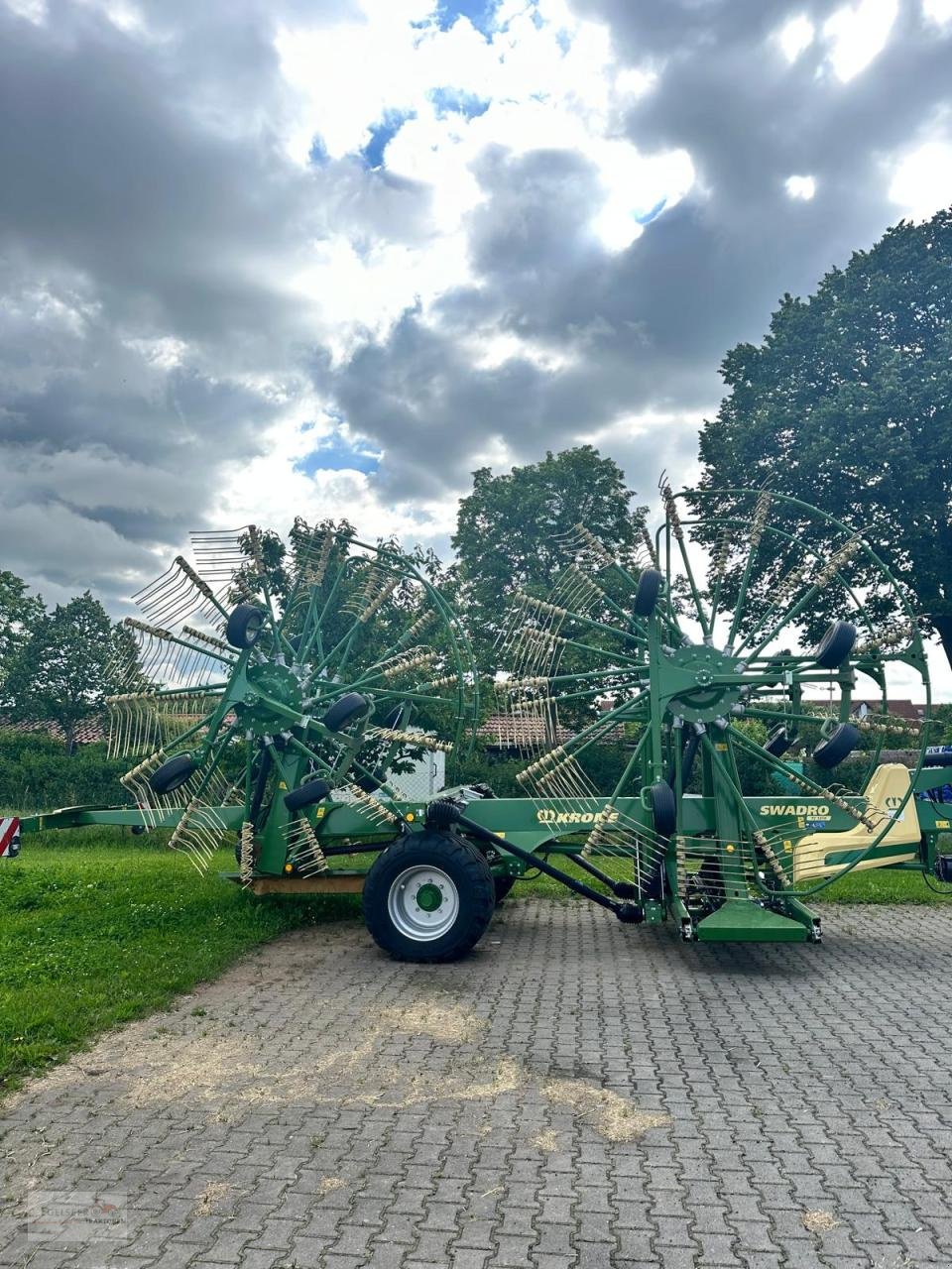 Schwader tipa Krone TC 1370, Neumaschine u Fürth / Burgfarrnbach (Slika 3)