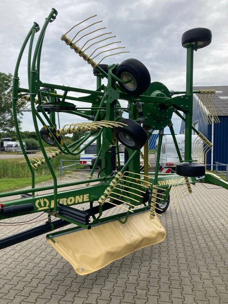 Schwader del tipo Krone TC 680, Neumaschine In Gorredijk (Immagine 4)