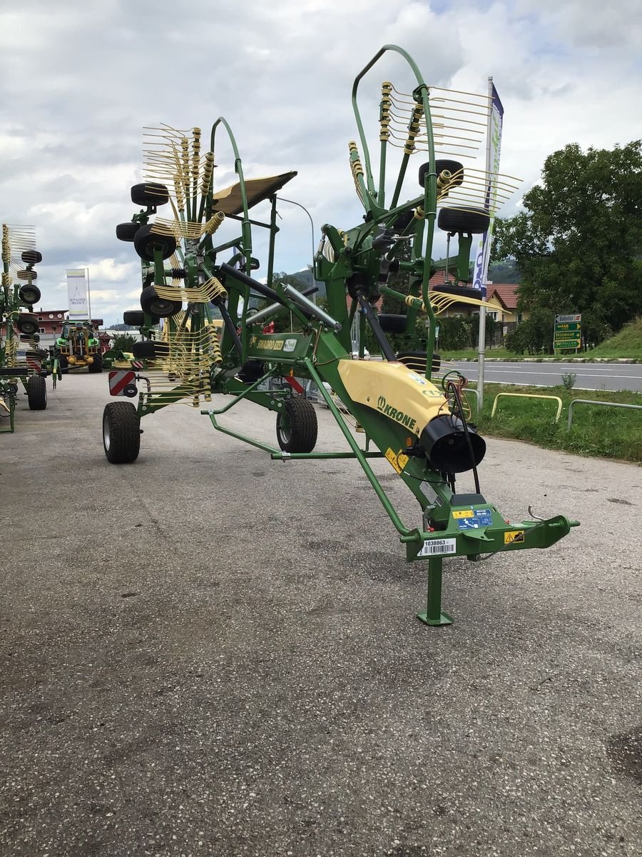 Schwader des Typs Krone TS 620, Neumaschine in Micheldorf / OÖ (Bild 2)