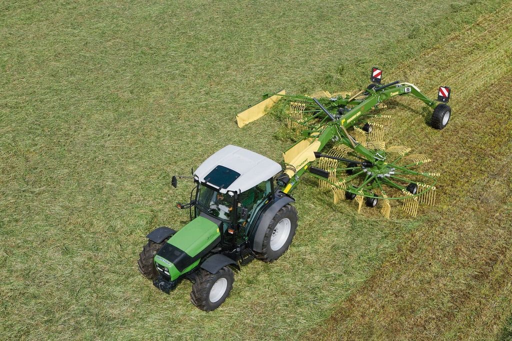 Schwader des Typs Krone vier harkelementen en Zijaflegharken, Neumaschine in Goudriaan (Bild 2)