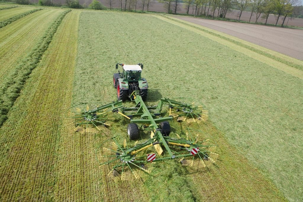 Schwader des Typs Krone vier harkelementen en Zijaflegharken, Neumaschine in Goudriaan (Bild 4)