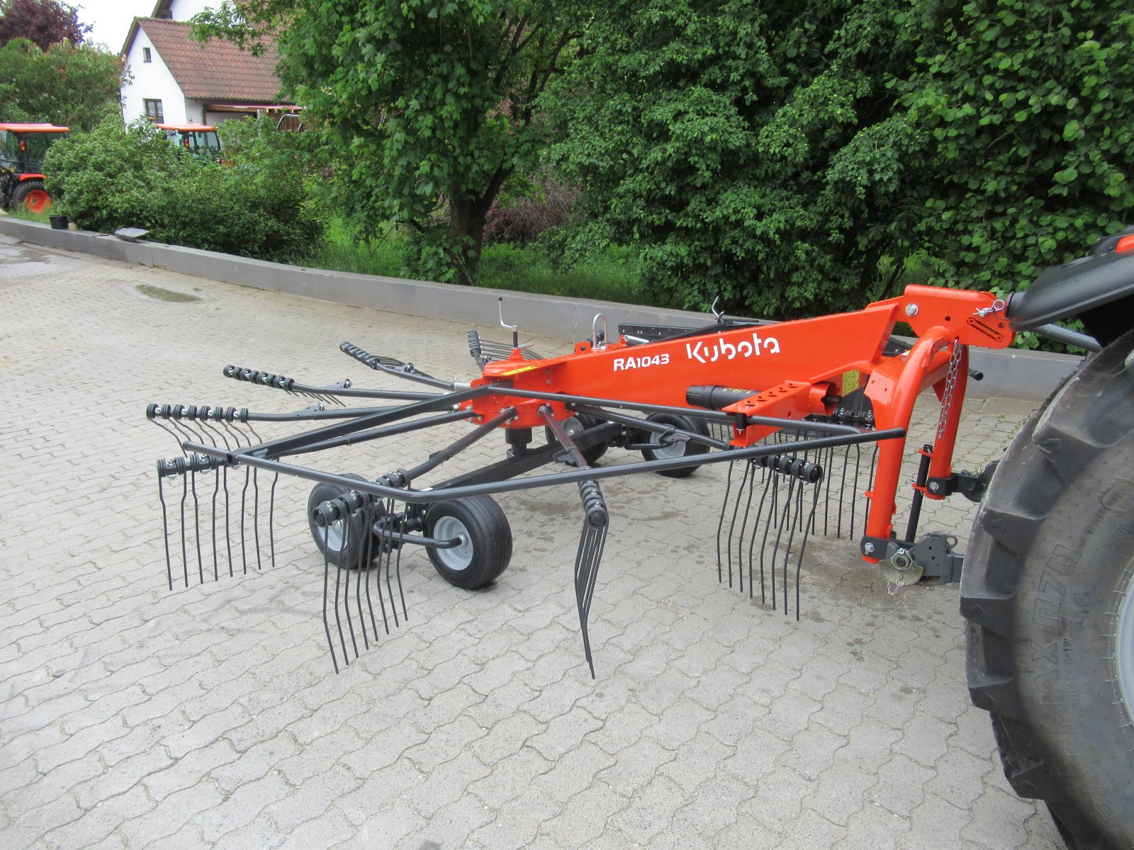 Schwader del tipo Kubota RA 1043, Neumaschine en Waischenfeld (Imagen 3)