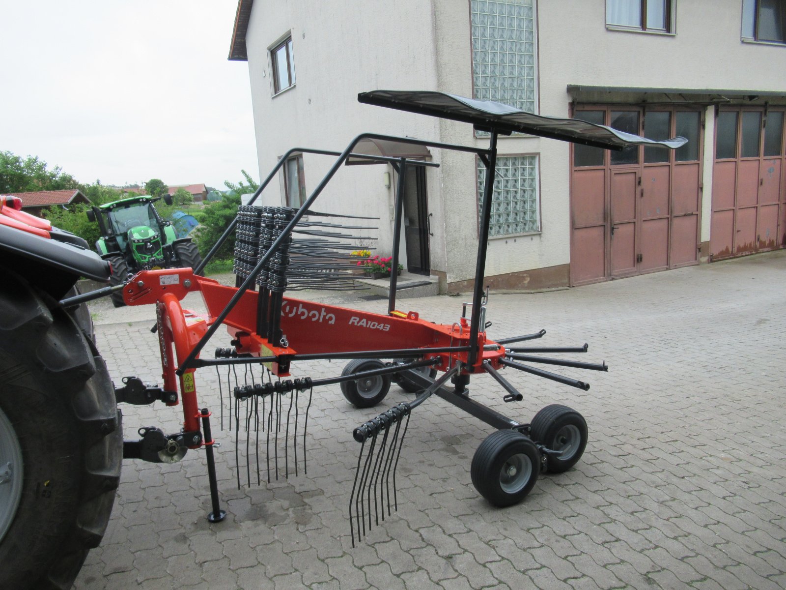 Schwader del tipo Kubota RA 1043, Neumaschine en Waischenfeld (Imagen 5)