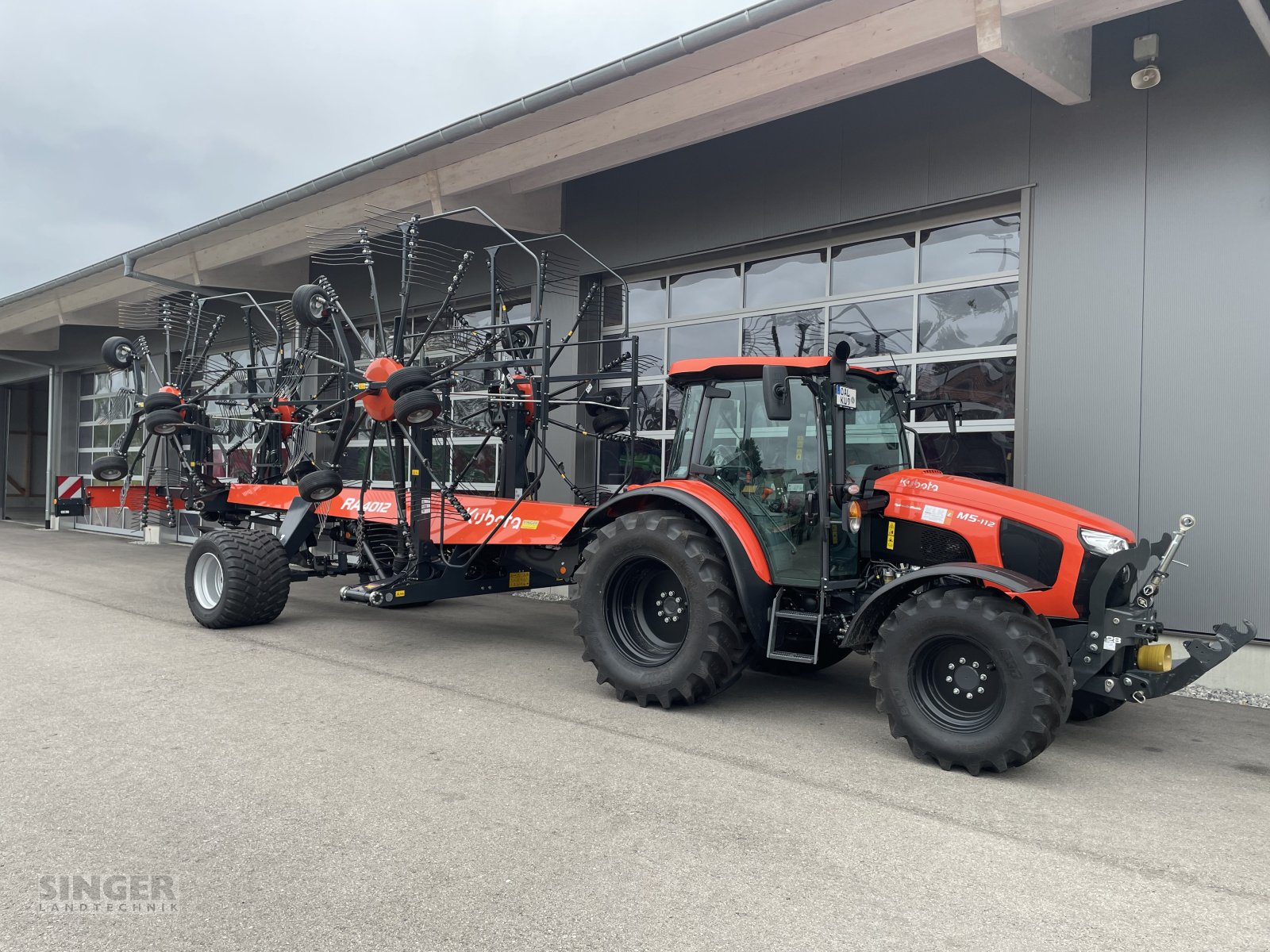 Schwader van het type Kubota RA 4012 Andex 1254 - Rad 710/22,5" + Einzelaushub, Neumaschine in Ebenhofen (Foto 5)