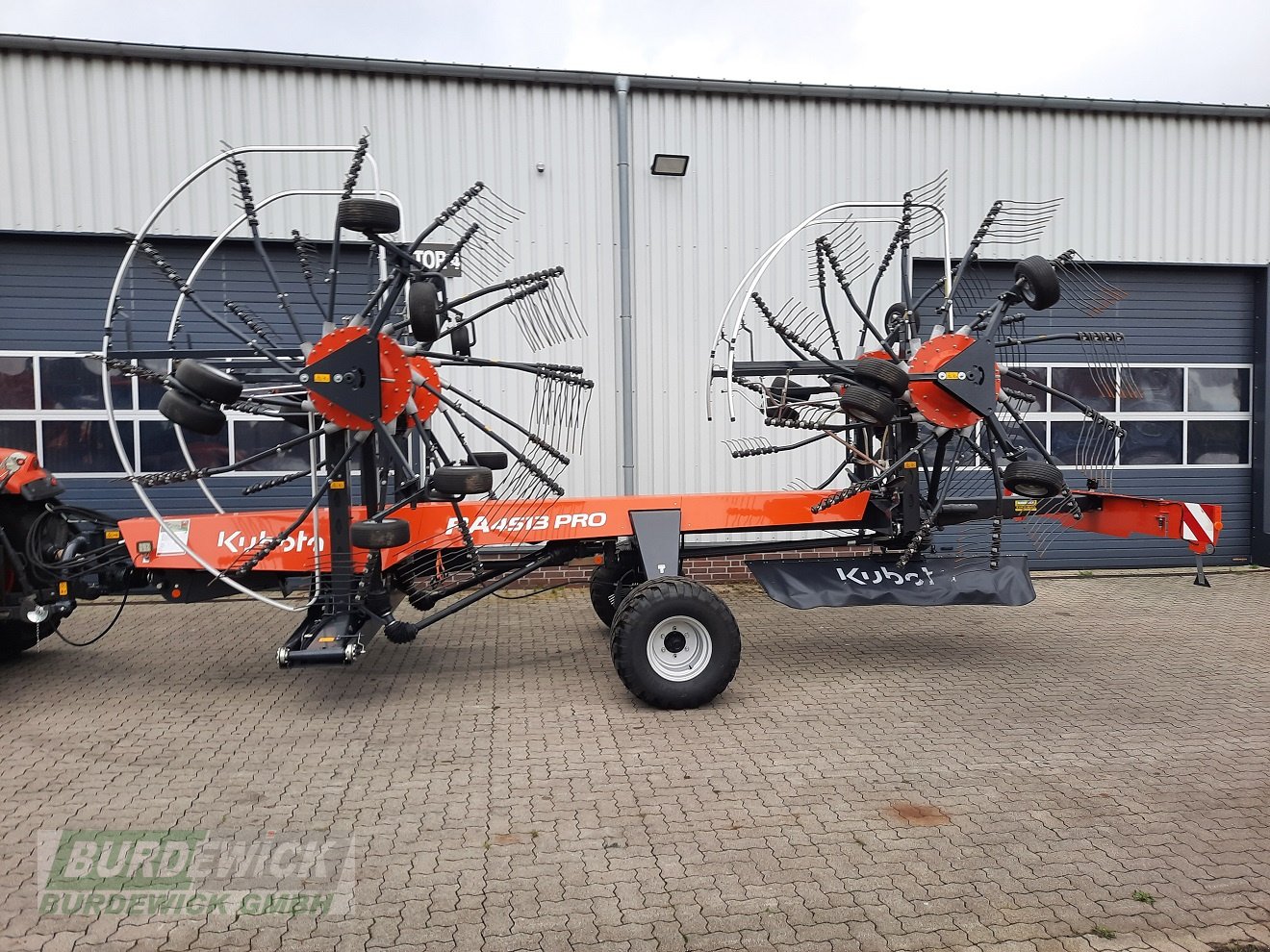 Schwader des Typs Kubota RA 4513 Pro Vorführ, Gebrauchtmaschine in Lamstedt (Bild 2)