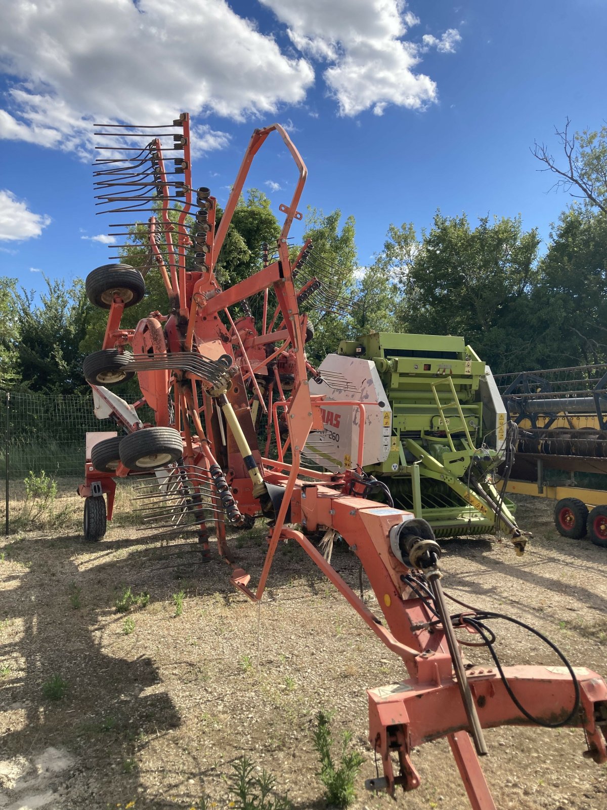 Schwader van het type Kuhn ANDAINEUR GA 7302 DL, Gebrauchtmaschine in SAINT ANDIOL (Foto 3)