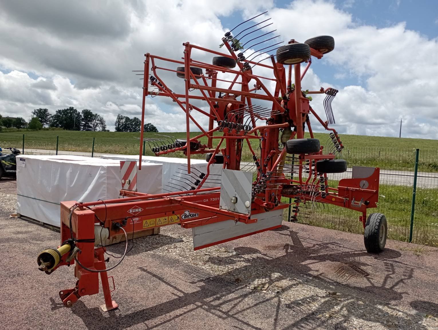 Schwader del tipo Kuhn Andaineur GA7301 Kuhn, Gebrauchtmaschine en LA SOUTERRAINE (Imagen 1)