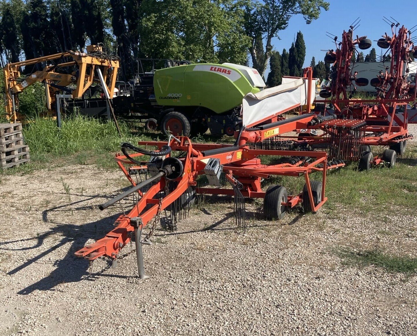 Schwader van het type Kuhn ANDAINEUR, Gebrauchtmaschine in SAINT ANDIOL (Foto 3)