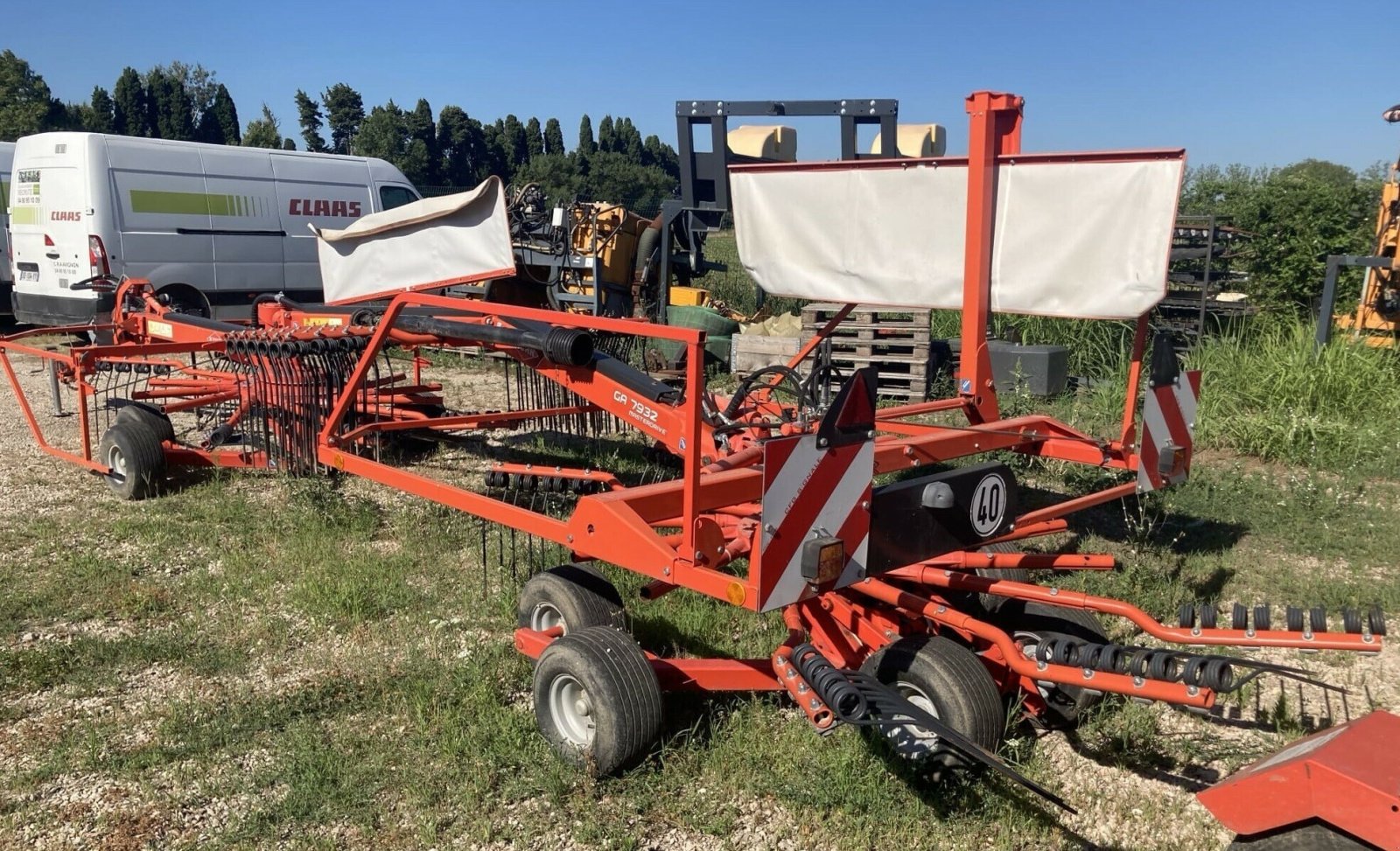 Schwader van het type Kuhn ANDAINEUR, Gebrauchtmaschine in SAINT ANDIOL (Foto 2)