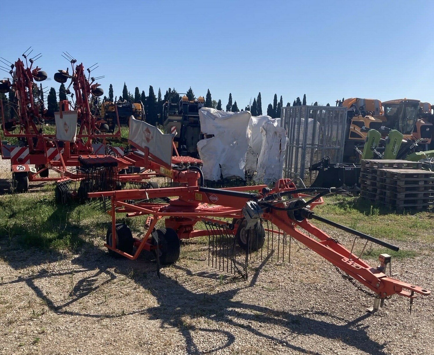 Schwader van het type Kuhn ANDAINEUR, Gebrauchtmaschine in SAINT ANDIOL (Foto 4)