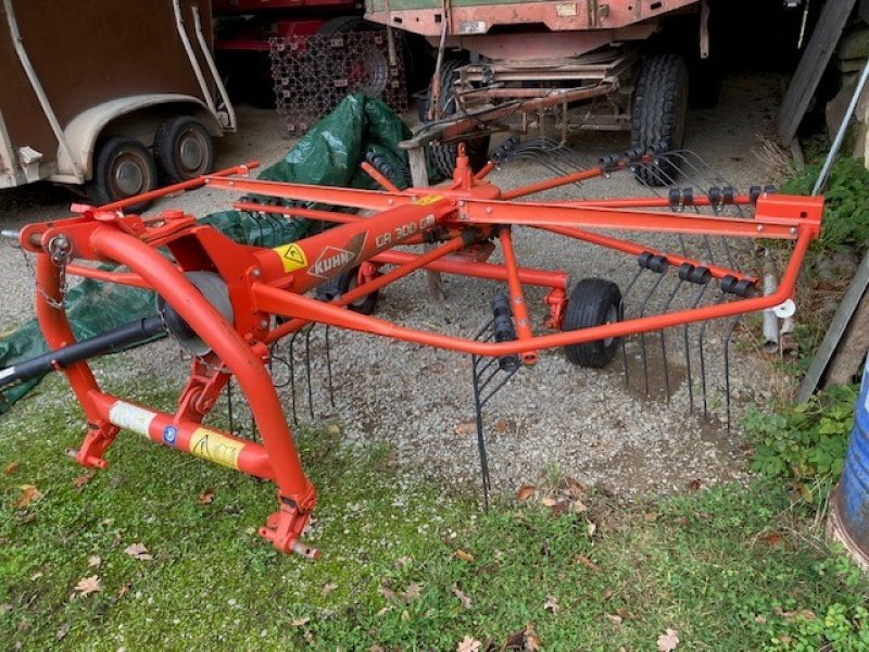 Schwader of the type Kuhn Einkreiselschwader, Gebrauchtmaschine in Hofgeismar (Picture 1)