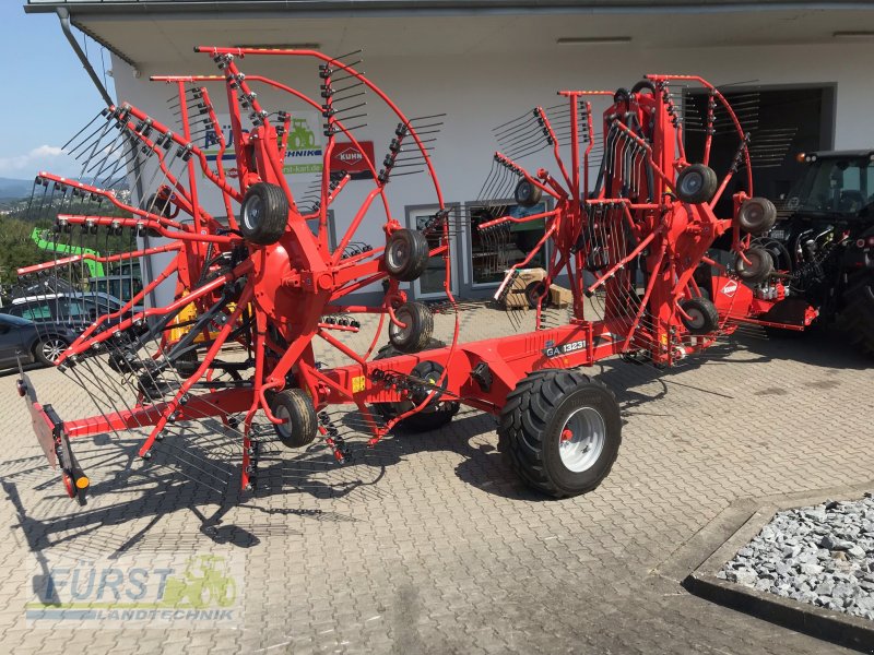 Schwader tipa Kuhn GA 13231, Neumaschine u Perlesreut