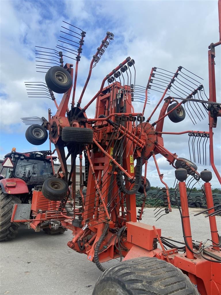 Schwader от тип Kuhn GA 15021 Med nyer rive fjedre, Gebrauchtmaschine в Løgstør (Снимка 2)