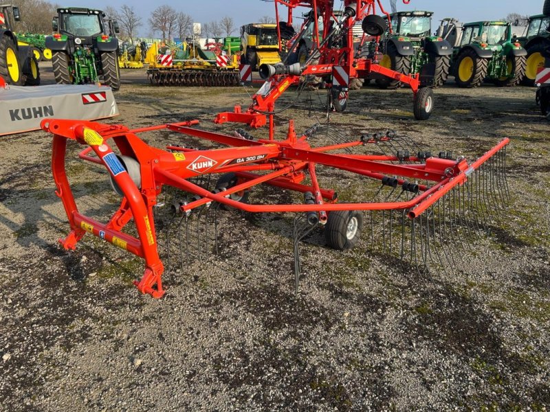 Schwader van het type Kuhn GA 300 GM, Neumaschine in Sittensen (Foto 1)