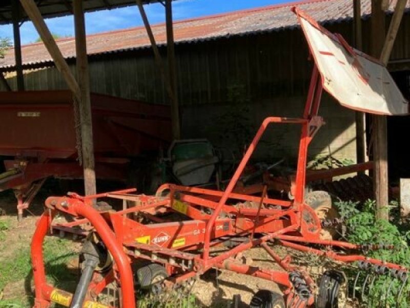 Schwader tip Kuhn GA 3501 GM, Gebrauchtmaschine in Hauteroche