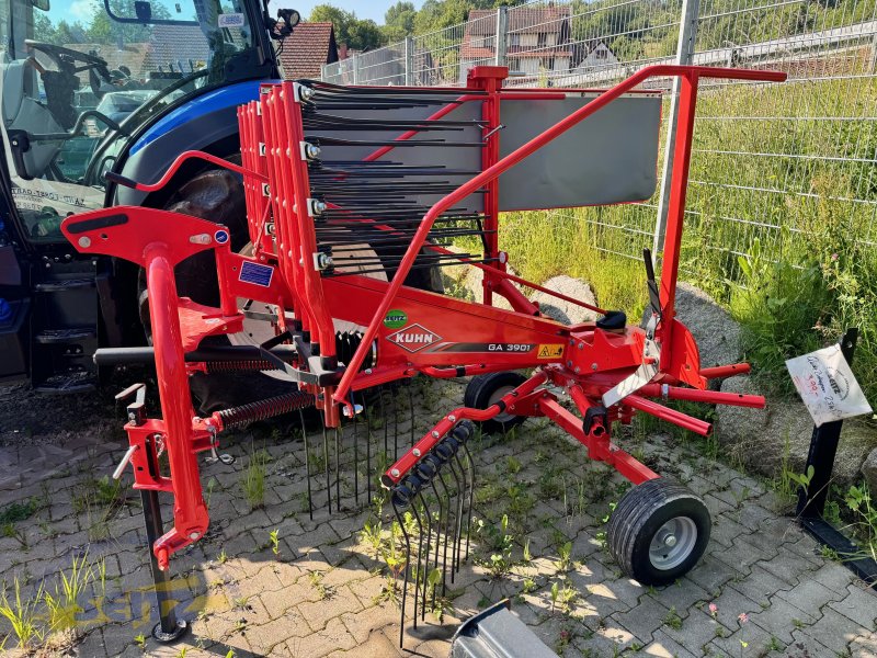 Schwader tipa Kuhn GA 3901, Neumaschine u Lindenfels-Glattbach (Slika 1)