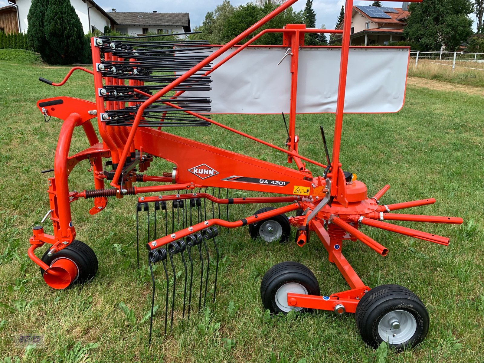 Schwader del tipo Kuhn GA 4201, Neumaschine en Geratskirchen (Imagen 9)