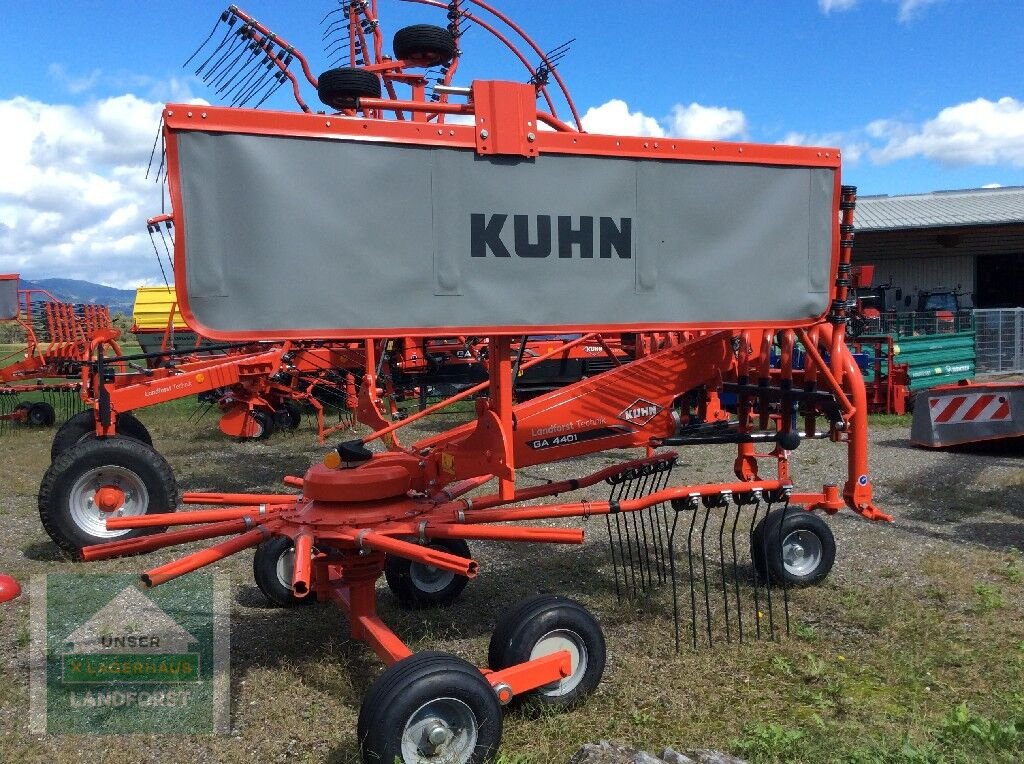 Schwader tipa Kuhn GA 4401, Neumaschine u Kobenz bei Knittelfeld (Slika 2)