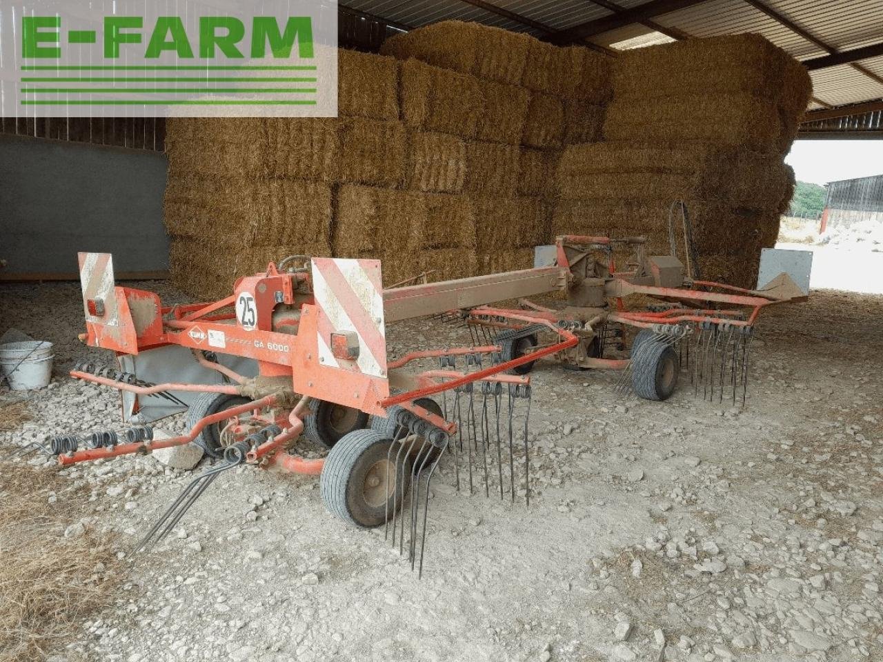 Schwader del tipo Kuhn ga 6000, Gebrauchtmaschine en CHAUVONCOURT (Imagen 3)