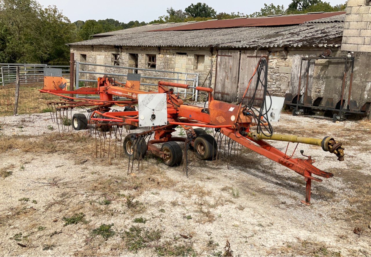 Schwader tipa Kuhn GA 6000, Gebrauchtmaschine u MORLHON LE HAUT (Slika 2)