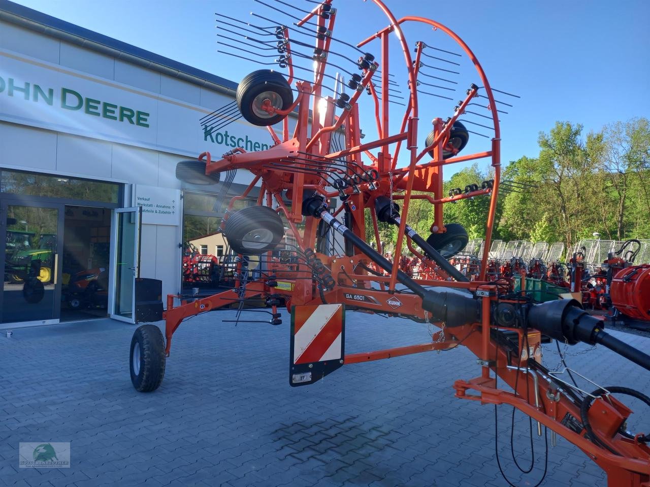 Schwader tipa Kuhn GA 6501, Neumaschine u Teichröda (Slika 1)